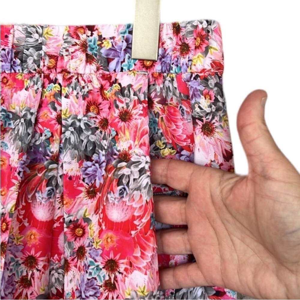 Lululemon Floral Print Rollin' With My Omies Pant HEM HAS BEEN ALTERED - Picture 5 of 14